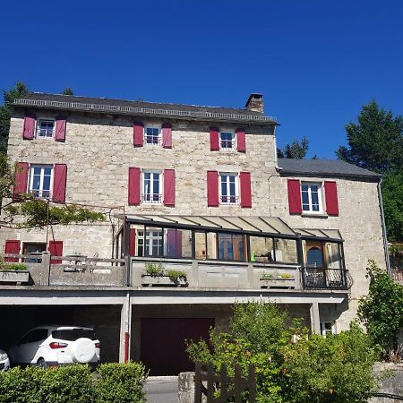 Maison D'Hotes "La Pierre Pointue" Saint-Leons Exterior photo